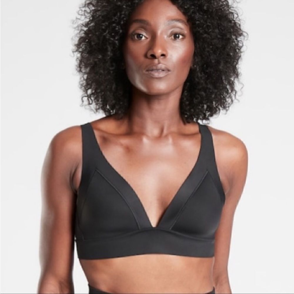NWOT ATHLETA MEDIUM BLACK ESSENTIAL BRA